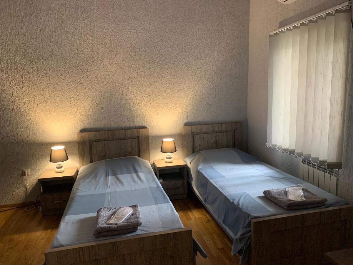 Nickos Hotel Kutaisi Exteriör bild