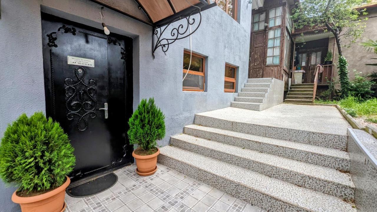 Nickos Hotel Kutaisi Exteriör bild